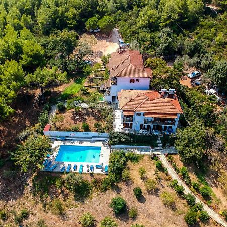 Studios Avra Agios Georgios  ภายนอก รูปภาพ