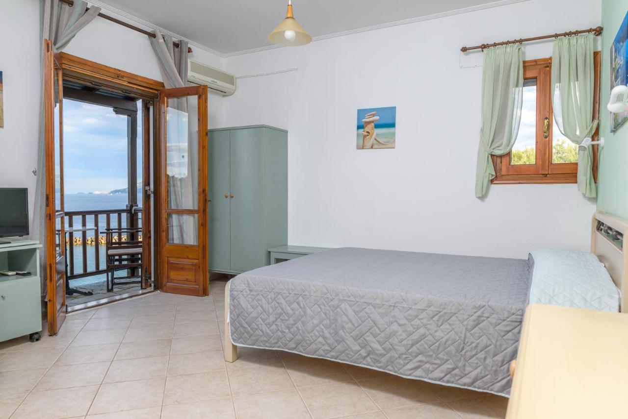 Studios Avra Agios Georgios  ภายนอก รูปภาพ