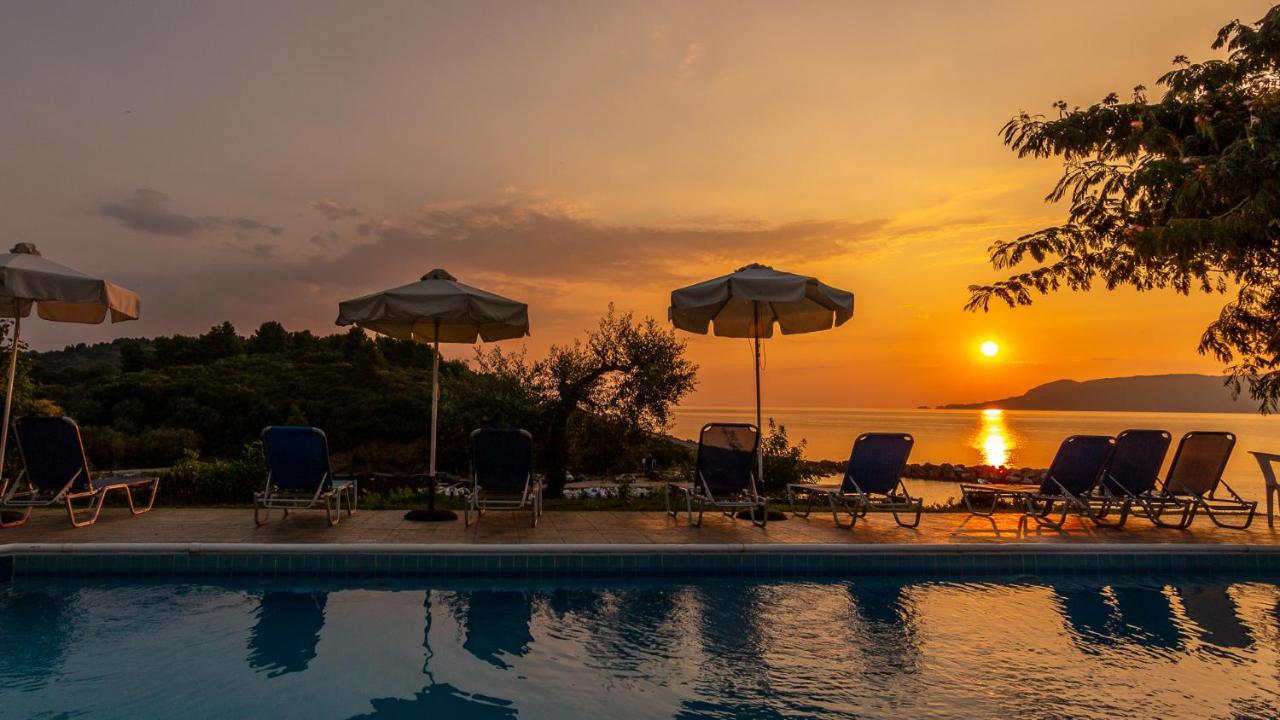 Studios Avra Agios Georgios  ภายนอก รูปภาพ