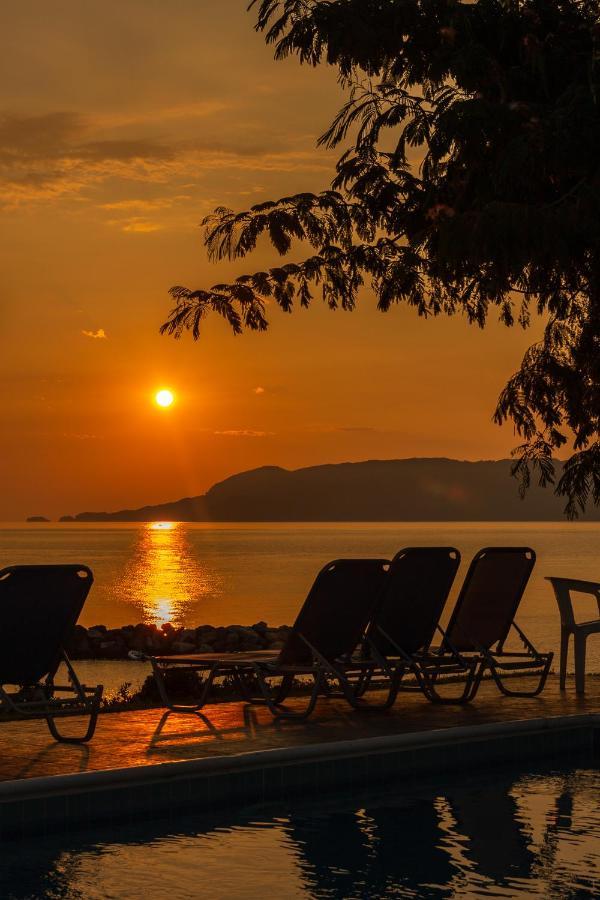 Studios Avra Agios Georgios  ภายนอก รูปภาพ