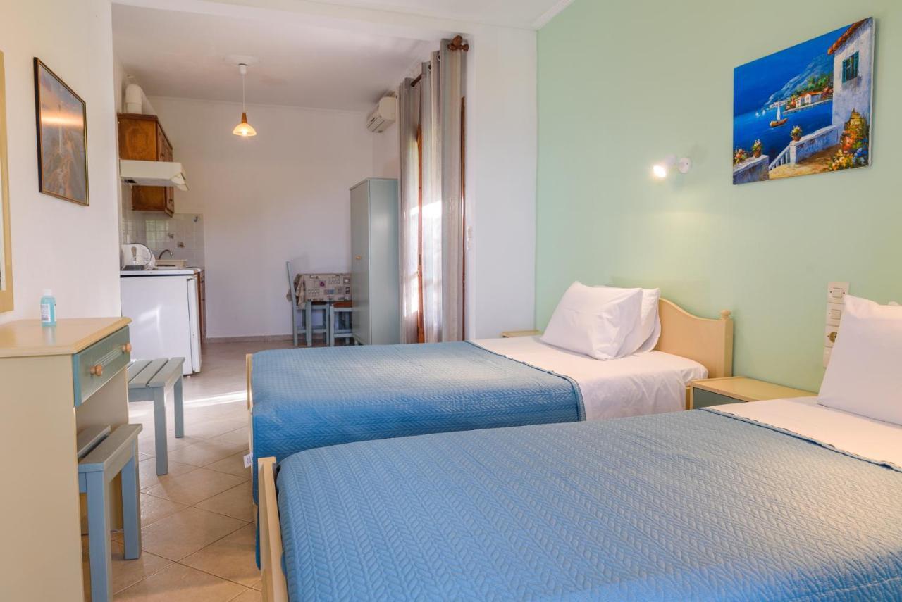 Studios Avra Agios Georgios  ภายนอก รูปภาพ