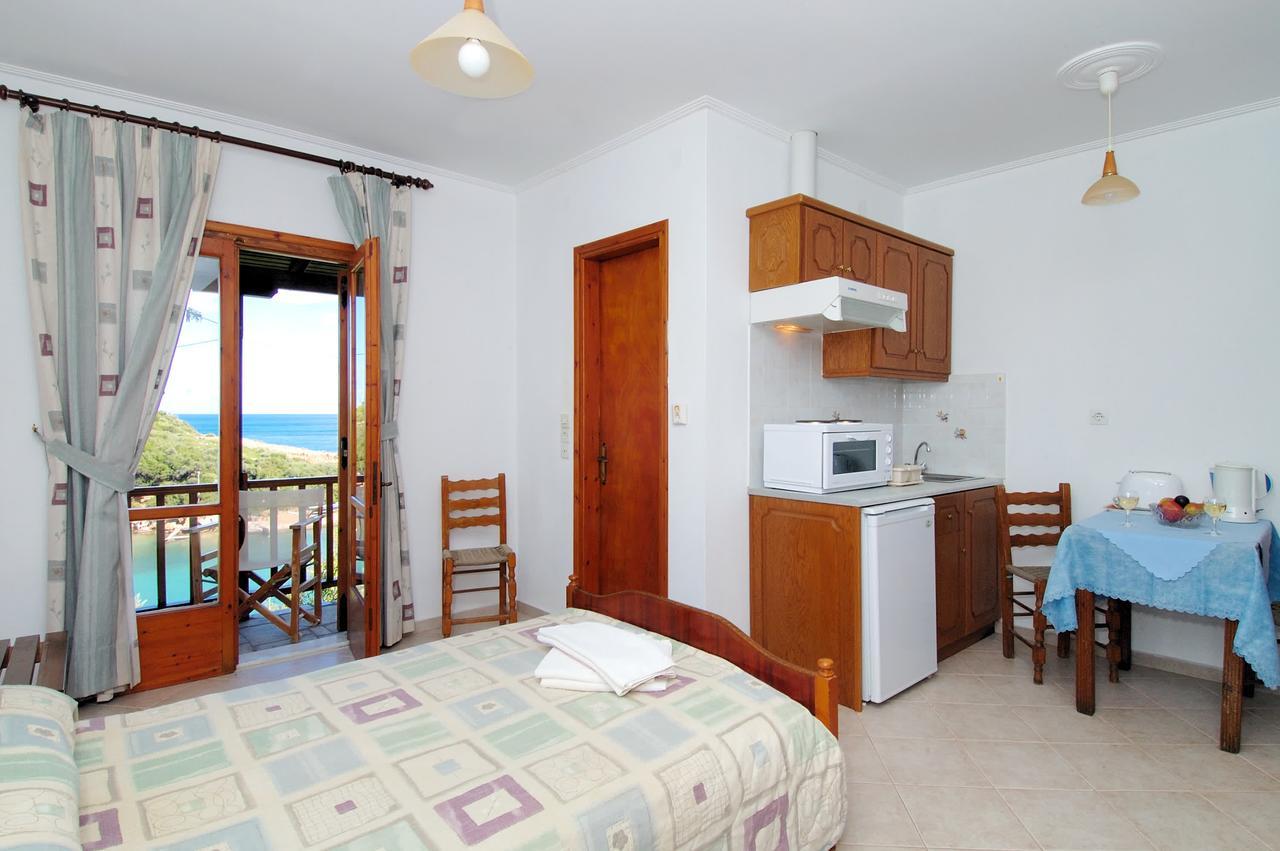 Studios Avra Agios Georgios  ภายนอก รูปภาพ