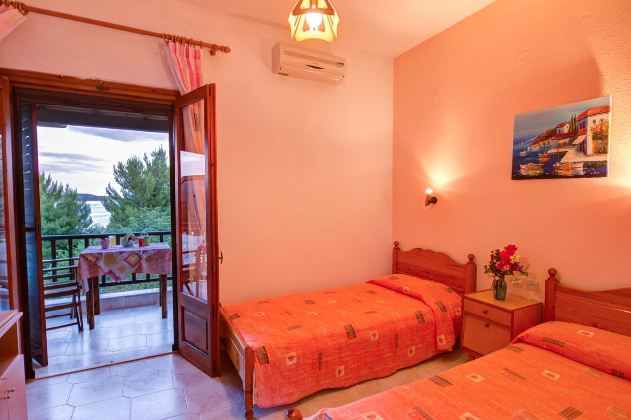 Studios Avra Agios Georgios  ภายนอก รูปภาพ