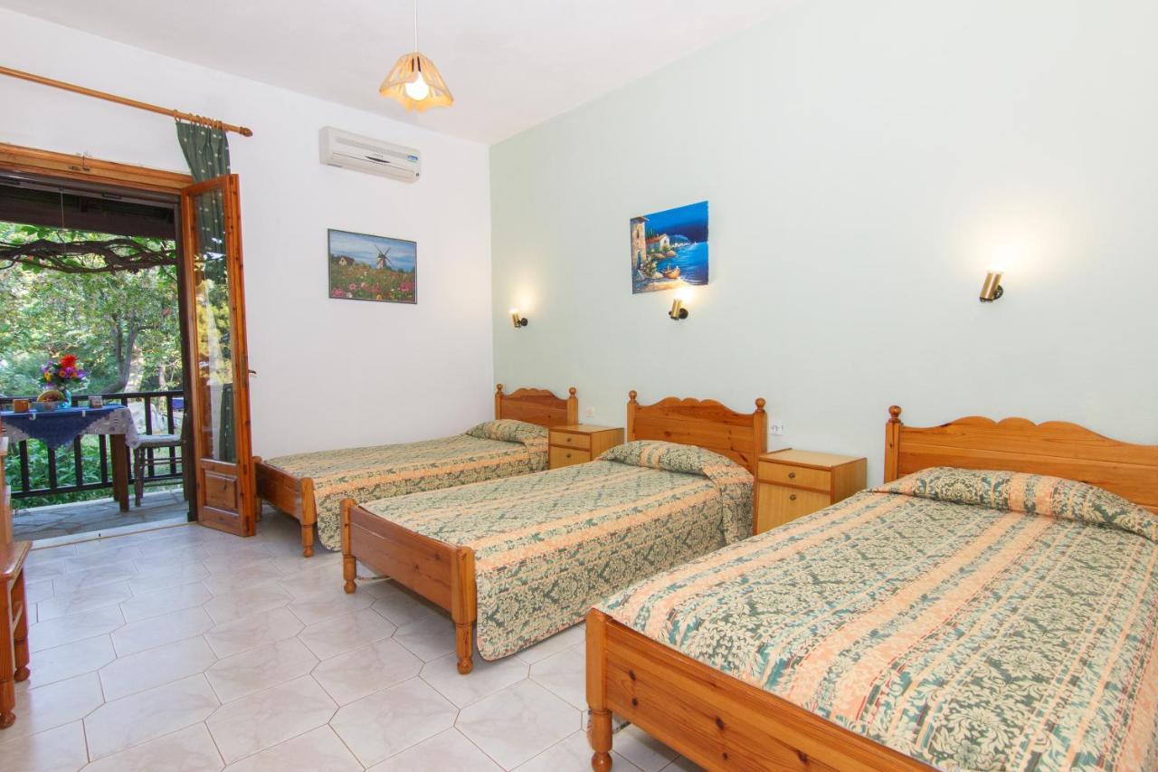 Studios Avra Agios Georgios  ภายนอก รูปภาพ