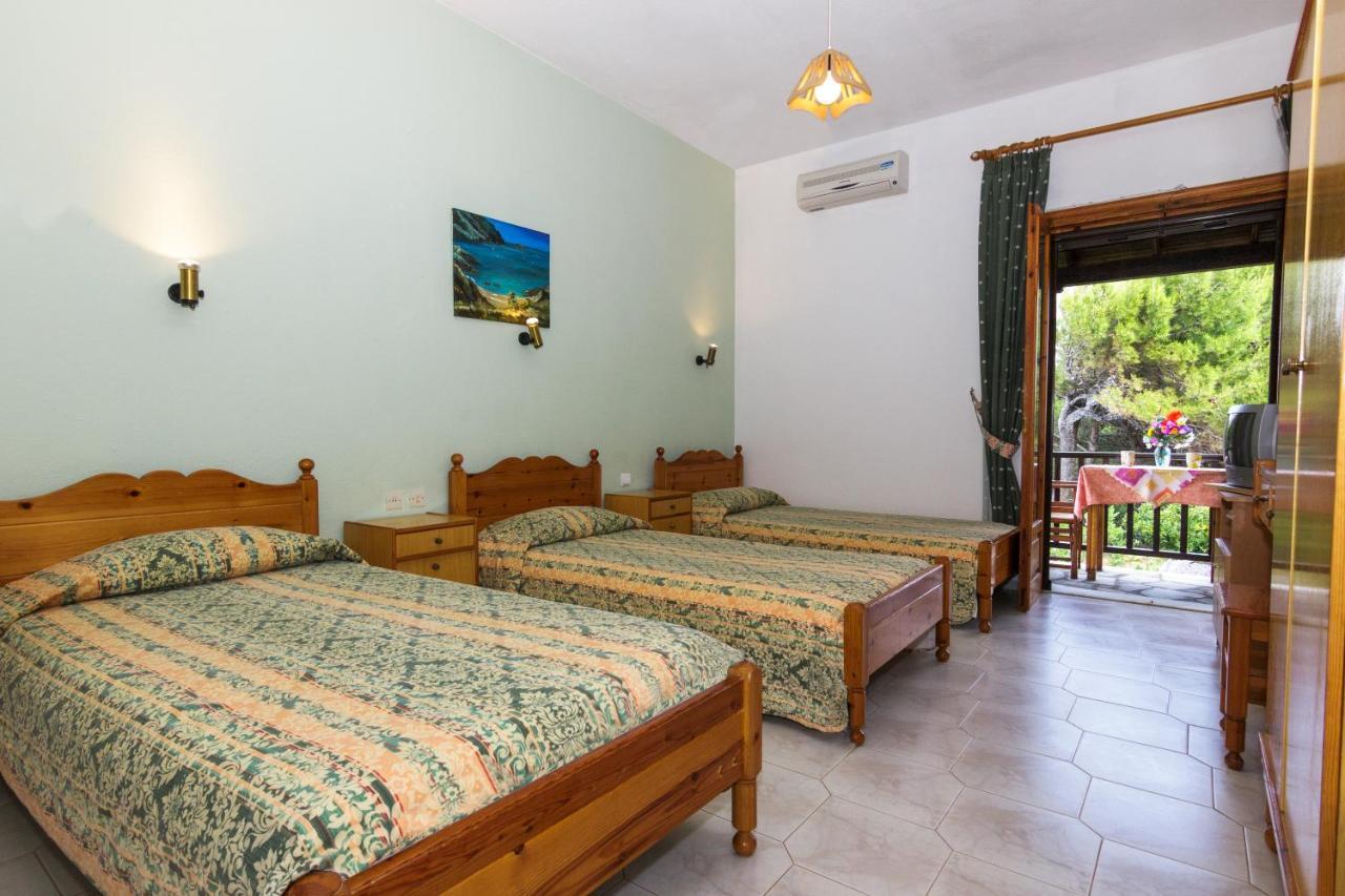 Studios Avra Agios Georgios  ภายนอก รูปภาพ